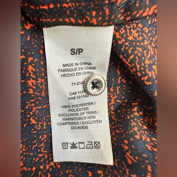 Dynamite Blouse With Zipper Front - Picture 4 of 4